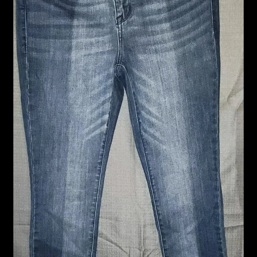 Seven7 Blue Skinny Jeans with Subtle Fading
